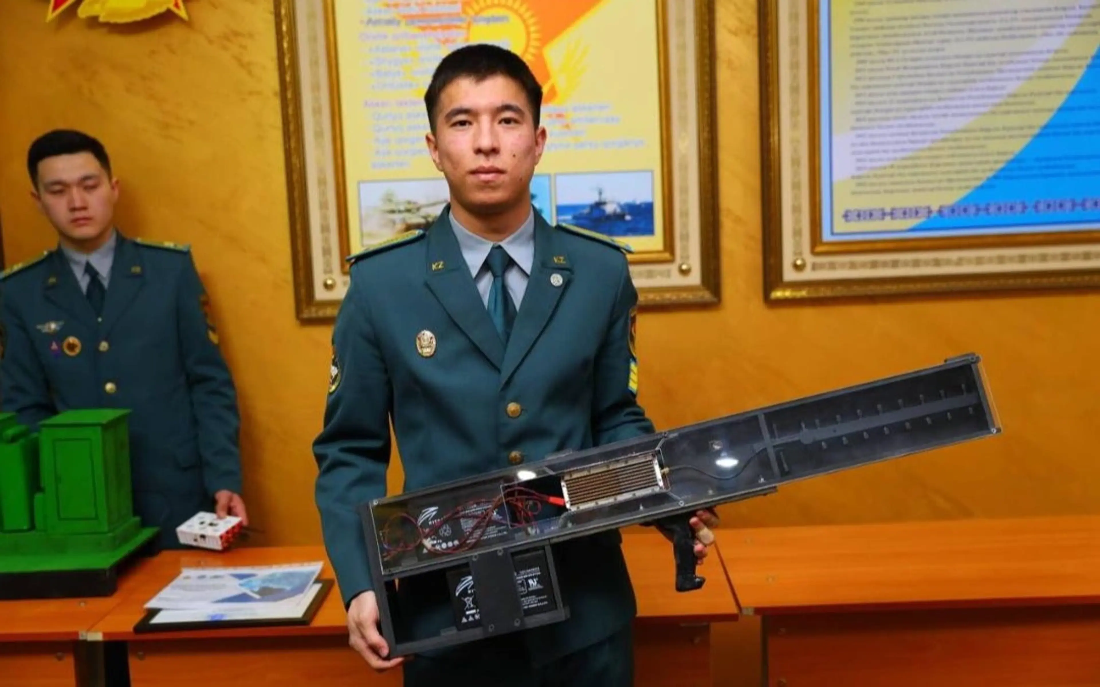 Курсант военного вуза Казахстана создал устройство для борьбы с дронами