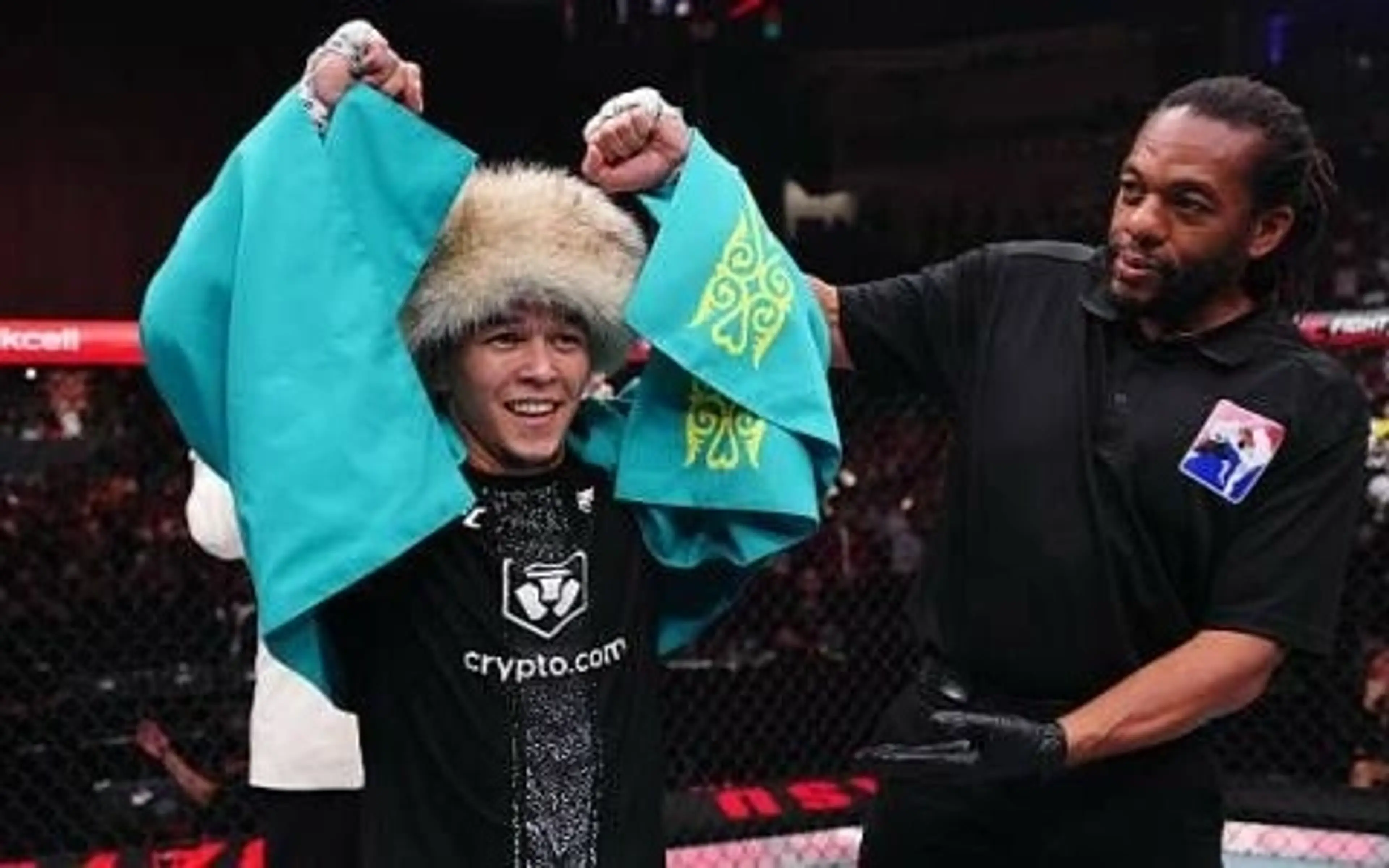 Асу Алмабаев победил Джонсона редким болевым на UFC в Баку
