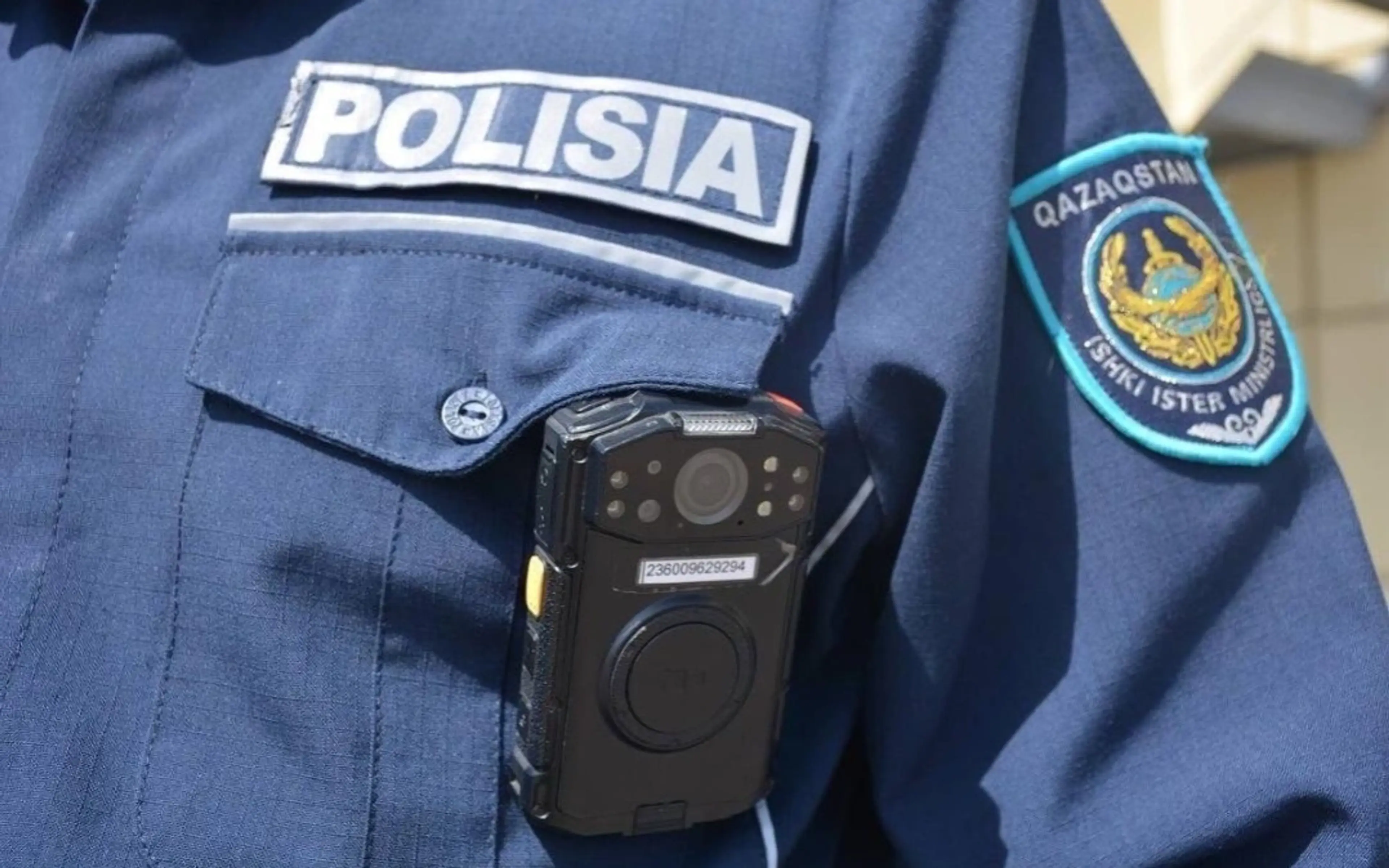 Полиция напоминает о запрете закрывать лицо в общественных местах