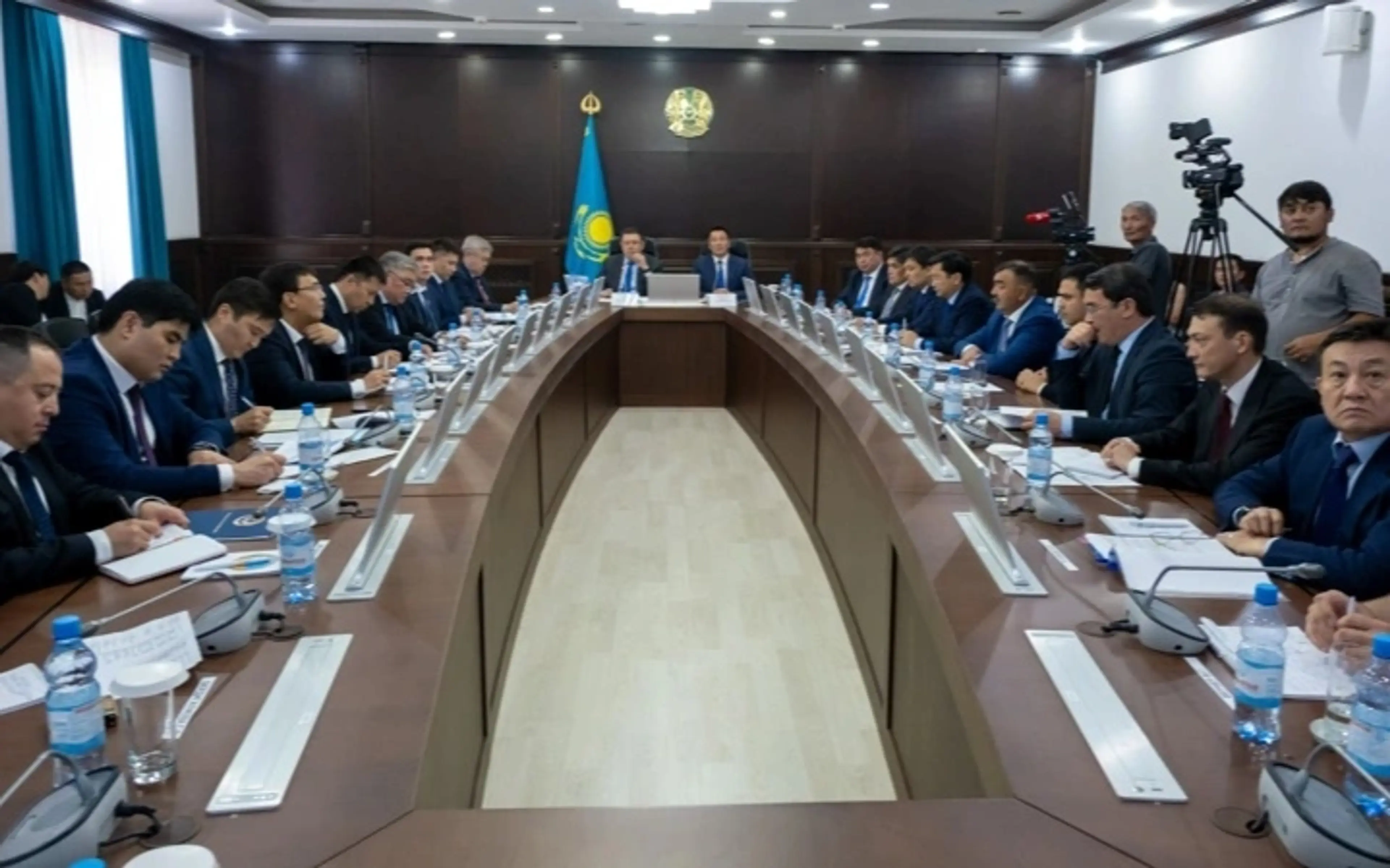 Канат Бозумбаев провел первое выездное заседание по нацпроекту МЭКС в Павлодаре