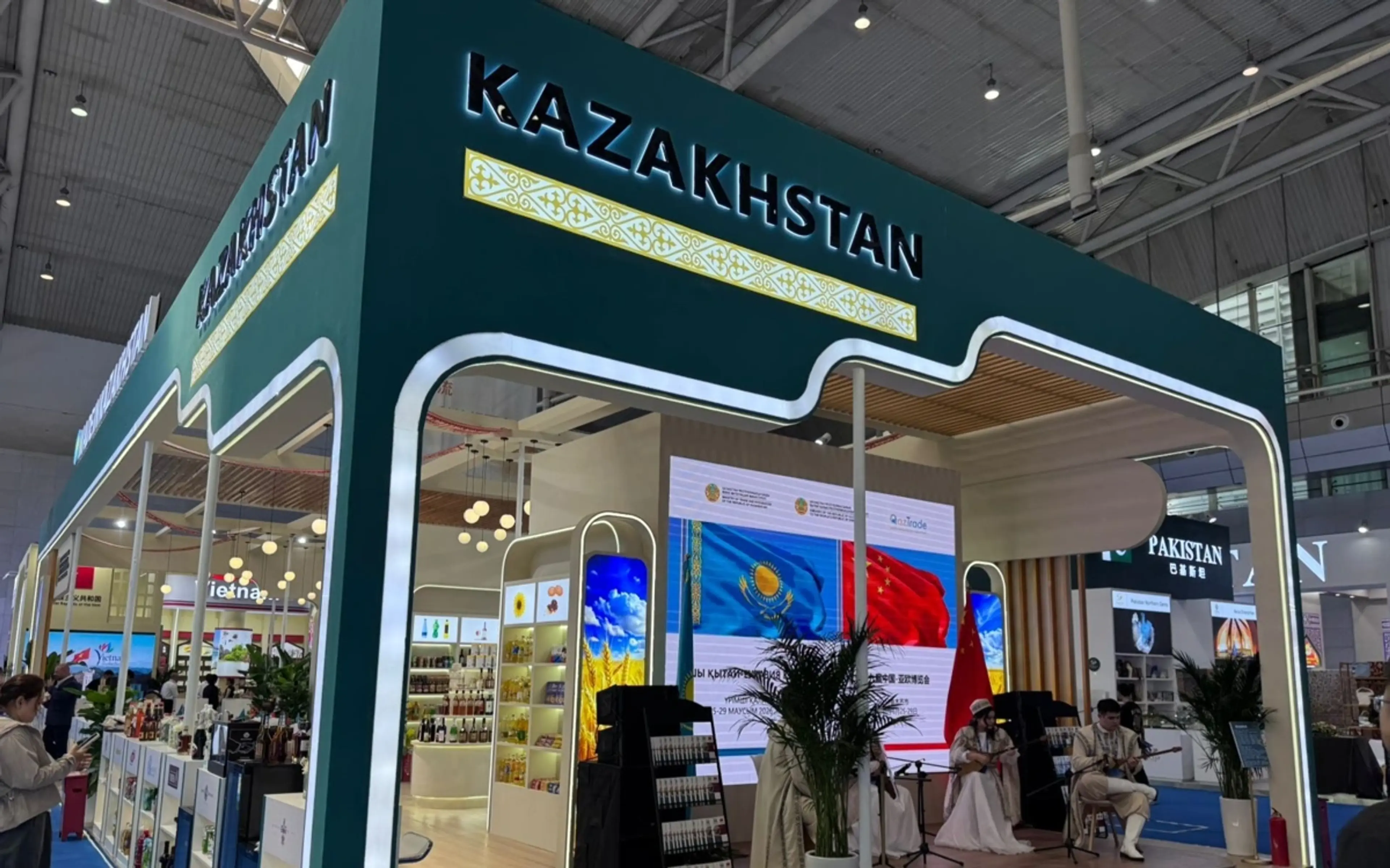 Казахстан представил стенд на выставке «Китай — Евразия»