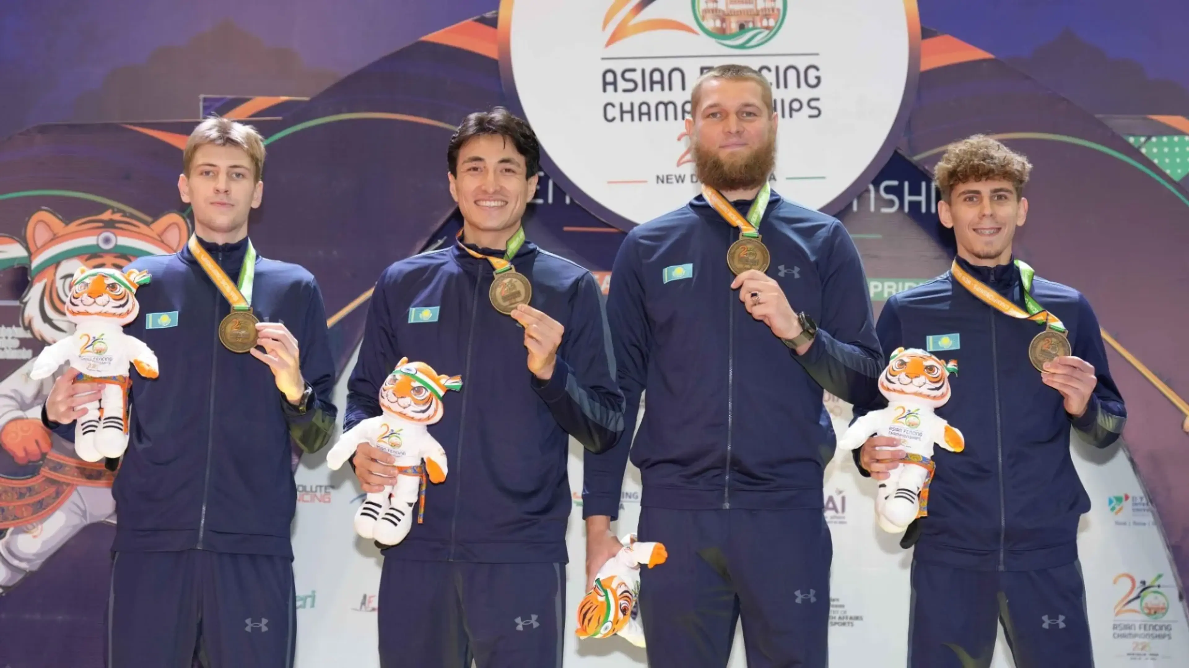 Шпажисты Казахстана взяли золото на чемпионате Азии
