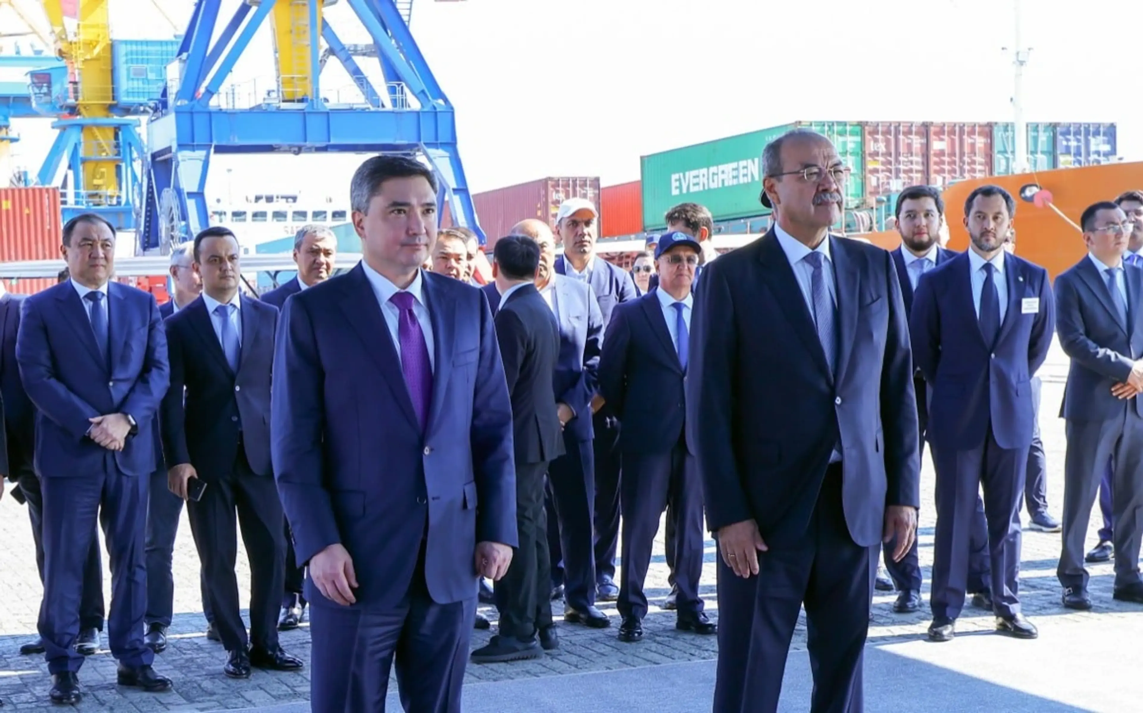 Казахстан увеличит транзит узбекских грузов через порты Актау и Құрық