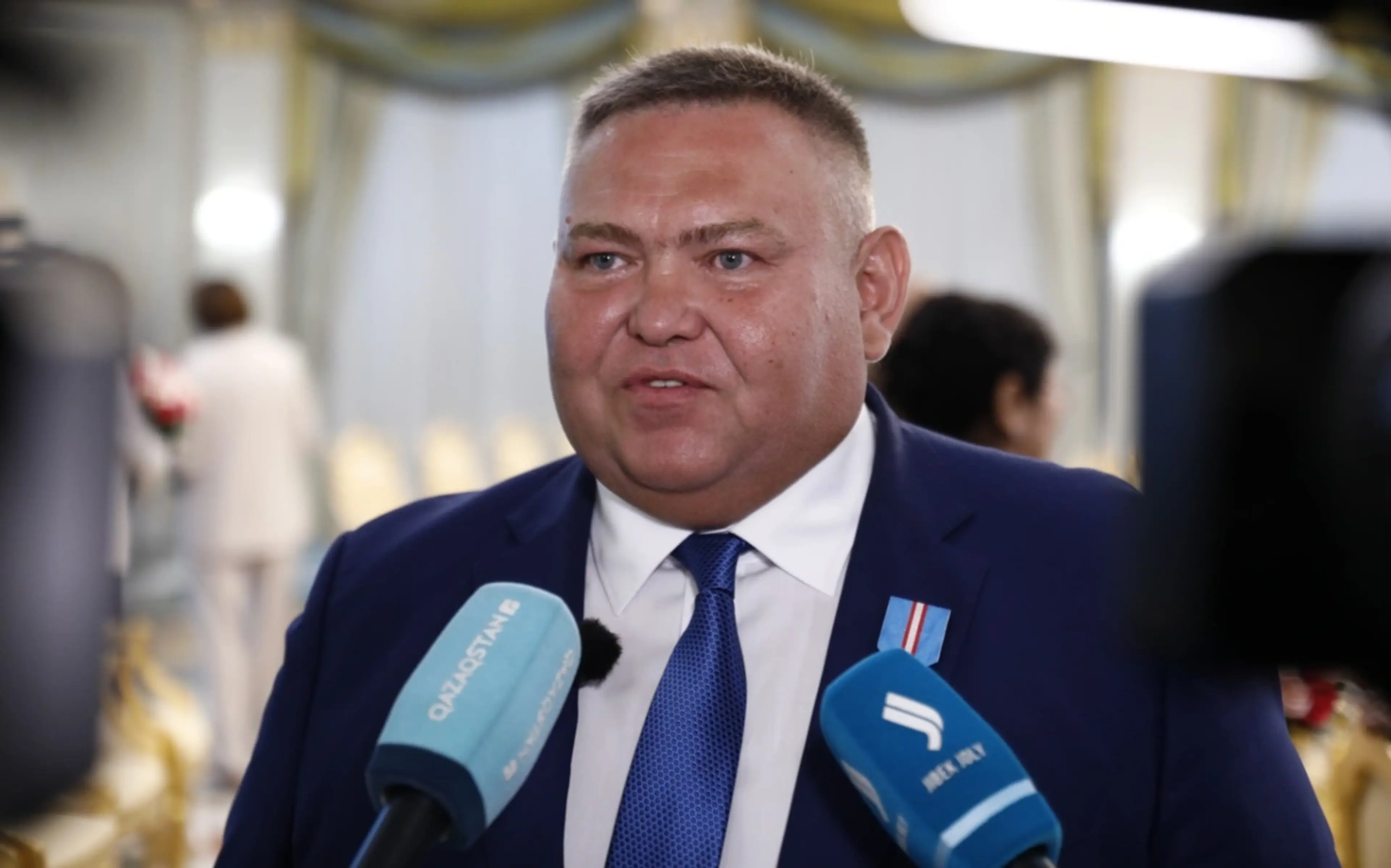 Врач из Карагандинской области получил награду от Президента за спасение ребенка