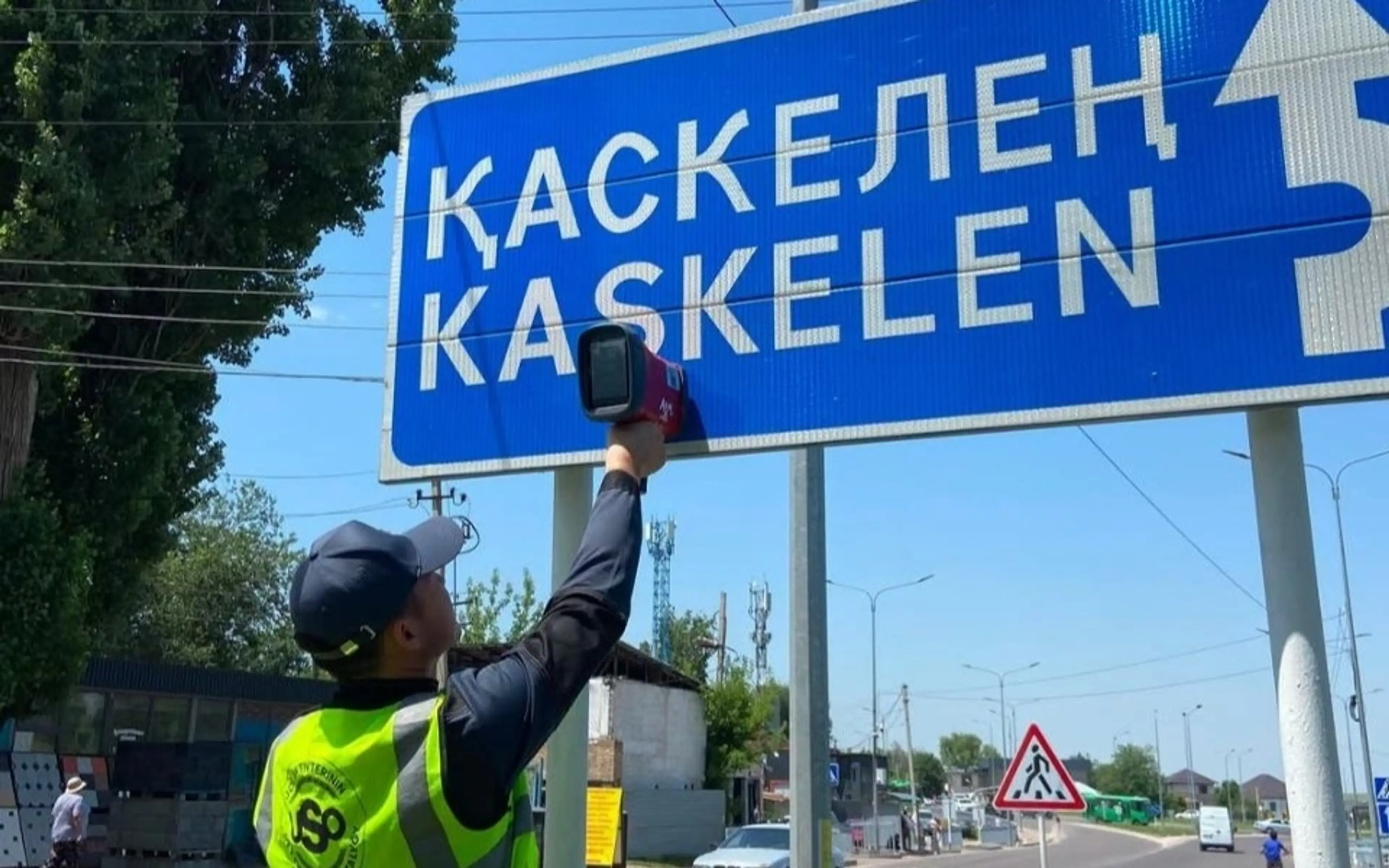 На республиканских трассах проверили более 136 тысяч дорожных знаков
