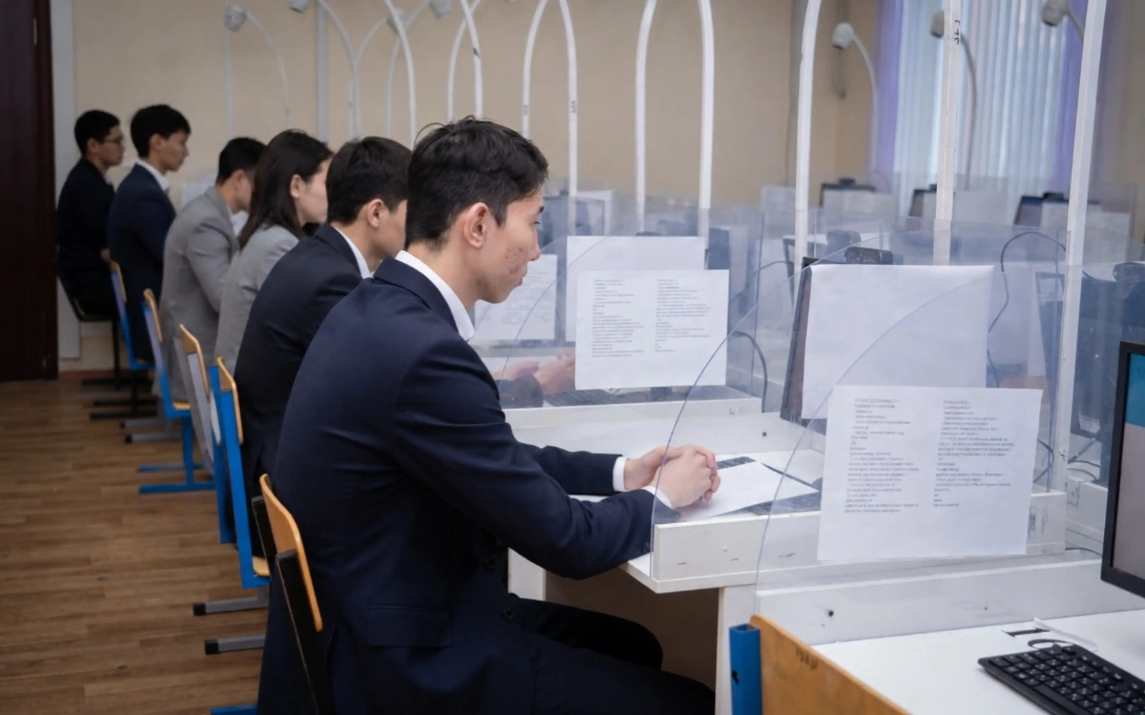 ЕНТ-нің бес аптасы: абитуриенттердің 67%-ы порогтық балл жинады