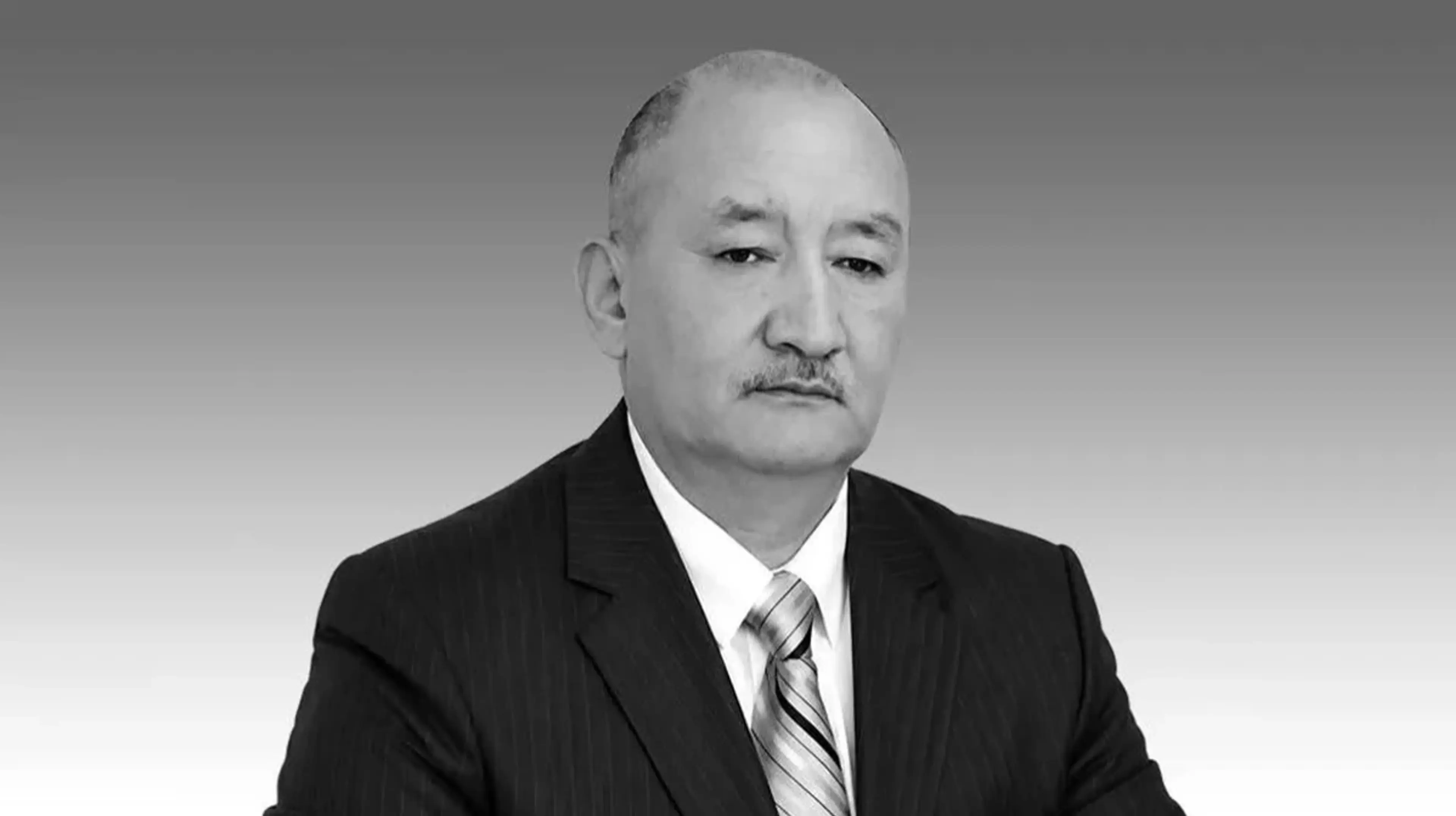 Скончался казахстанский журналист и писатель Жумабек Табынбаев