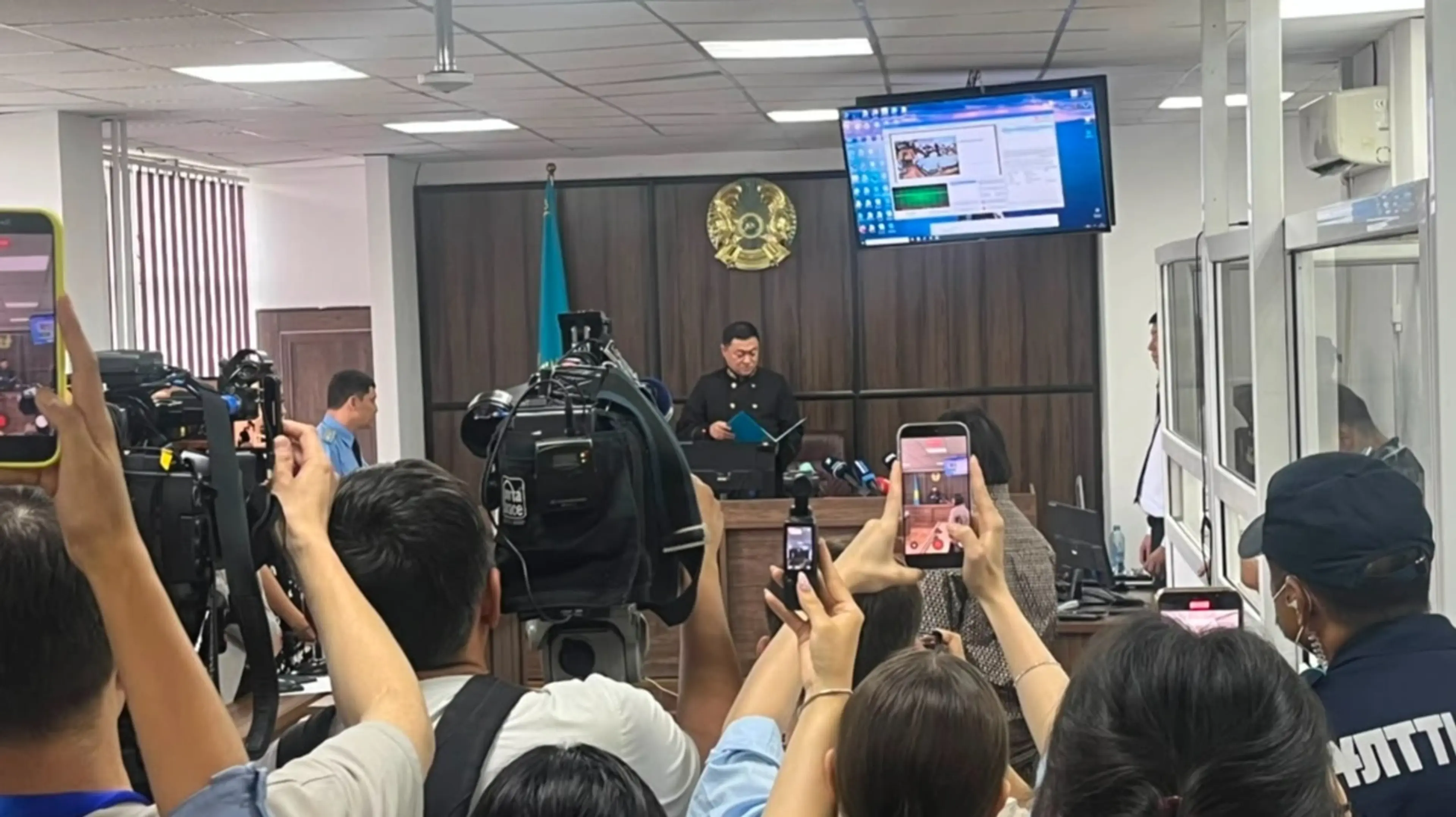Суд приговорил Александра Пака к 10 годам колонии за смертельное ДТП в Алматы