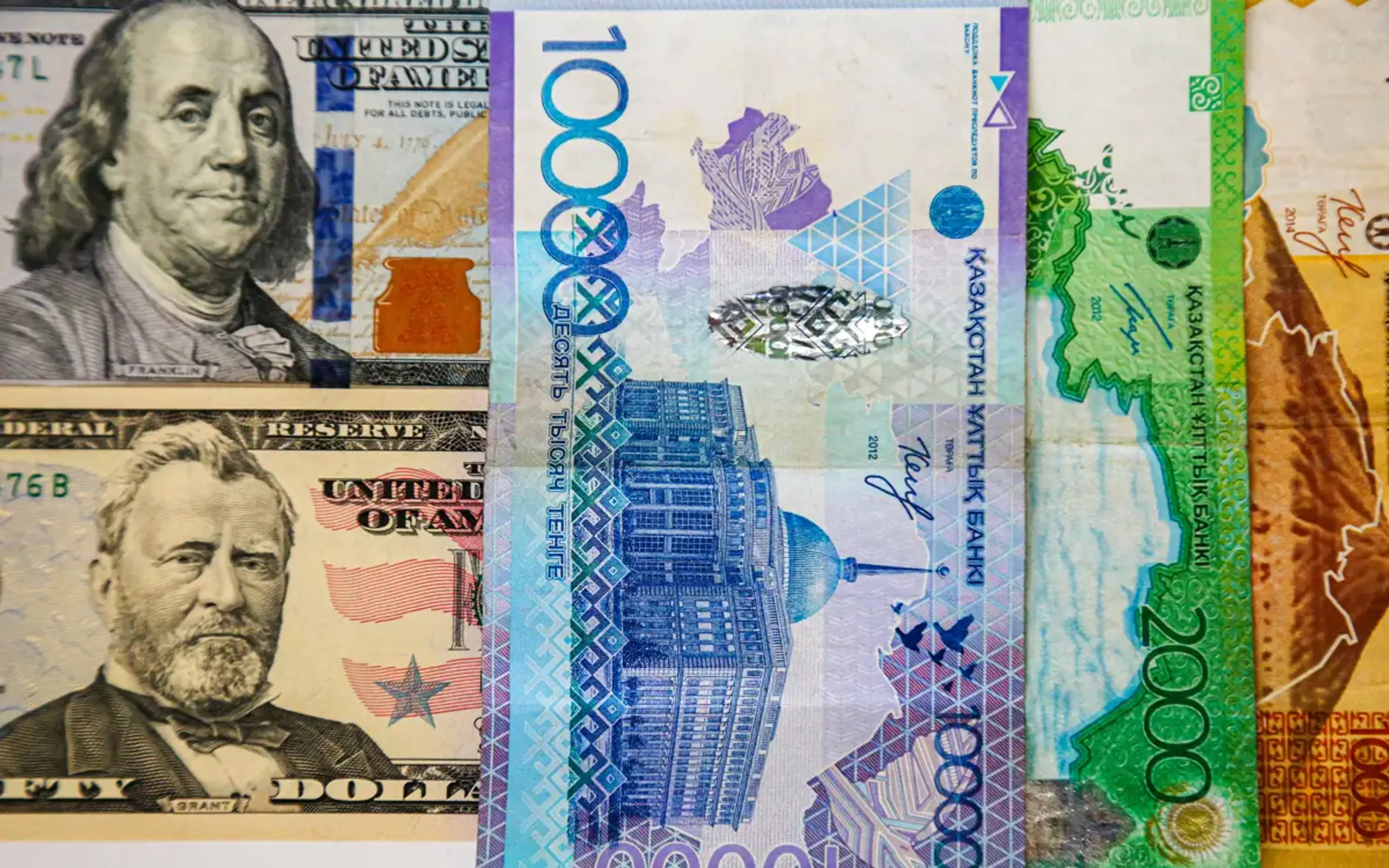 Доллар вырос почти на девять тенге по итогам торгов 13 июля