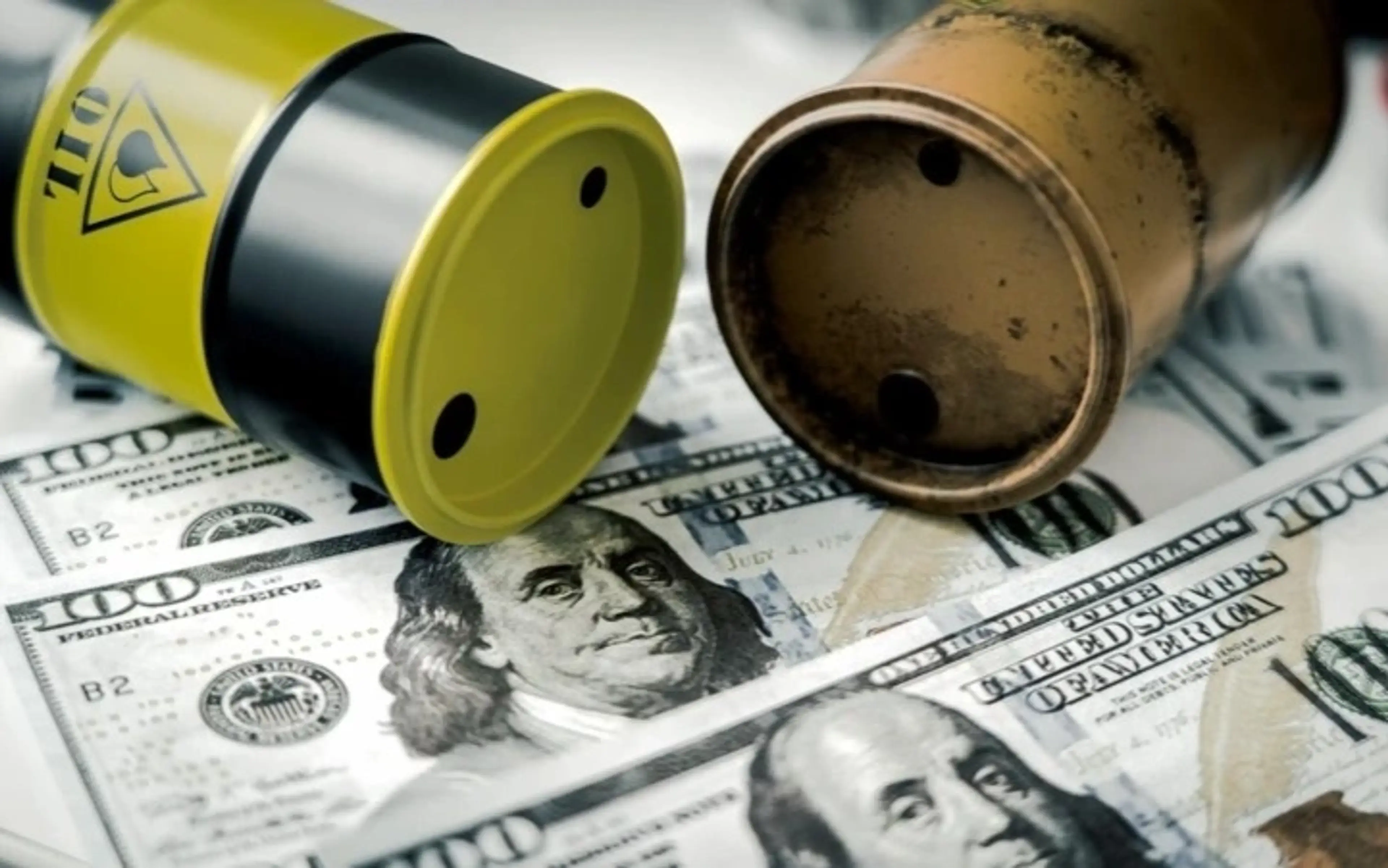 Нефть Brent и WTI подешевела до минимума за три месяца