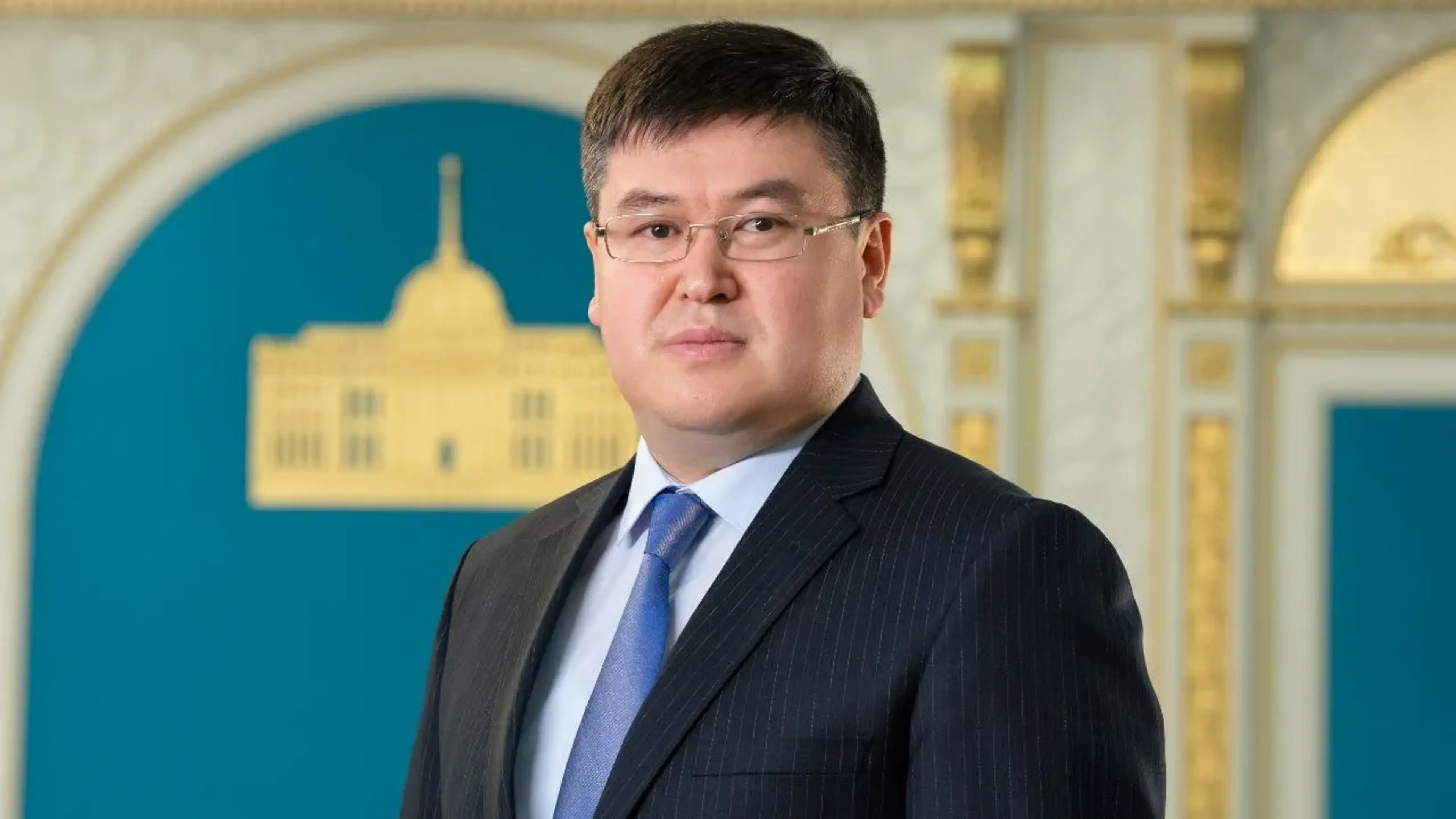 Президент освободил Амирбека Оспанбекова от должности