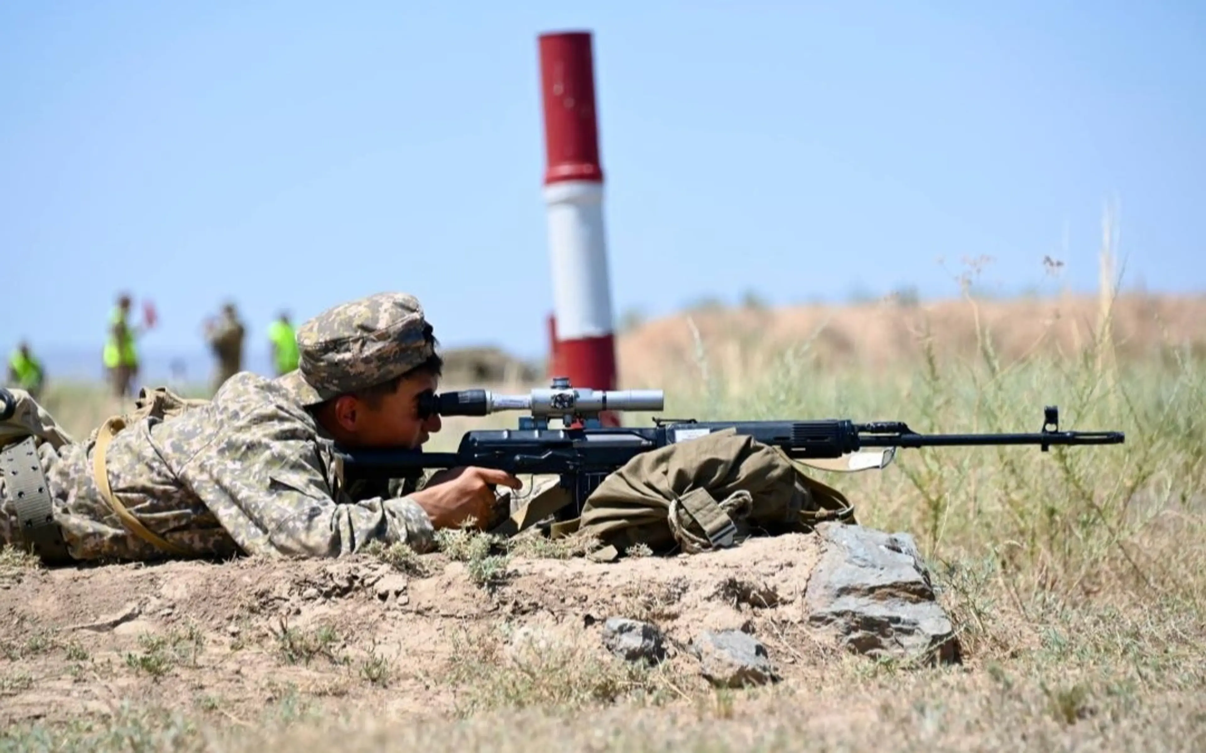 Более 200 военнообязанных отрабатывают стрельбу в Жамбылской области