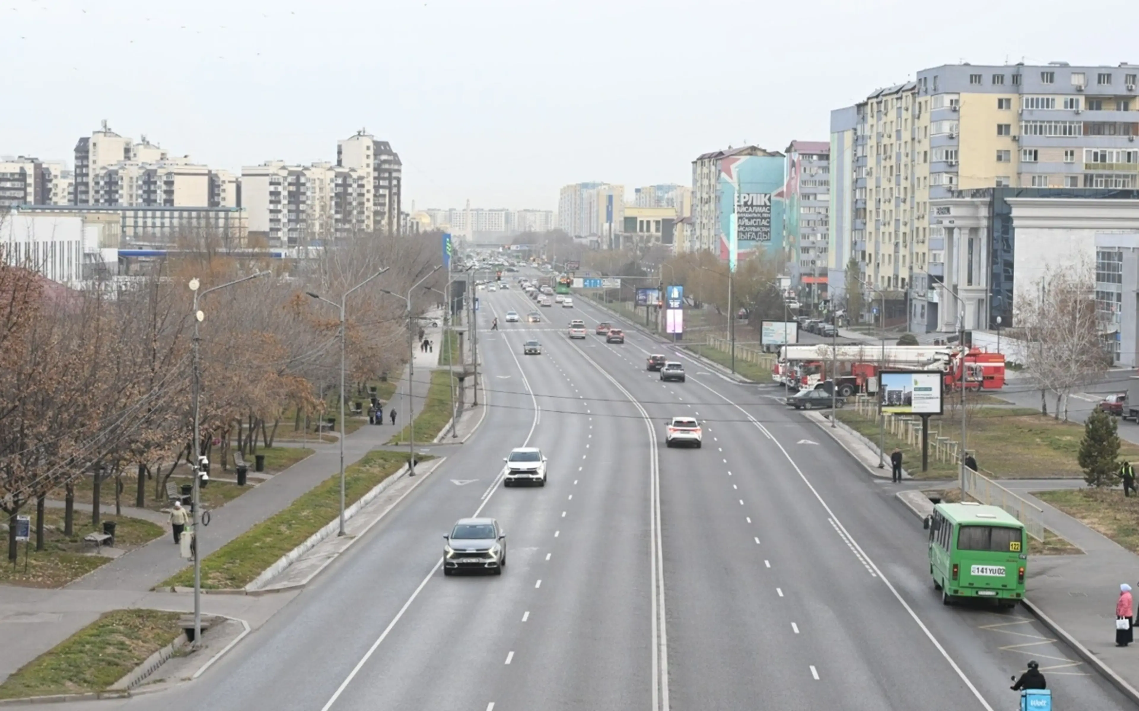 В Алматы ограничат движение по улице Момышулы из-за строительства LRT