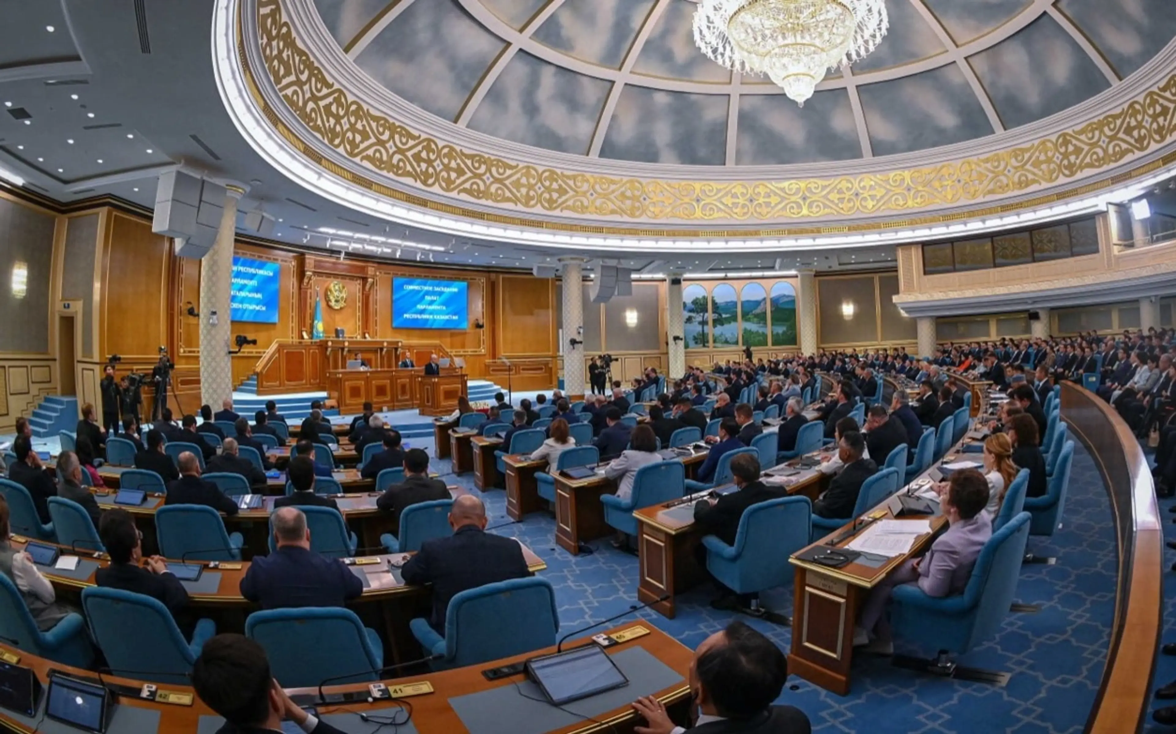 Токаев призвал Курултай ускорить адаптацию законов к цифровым технологиям