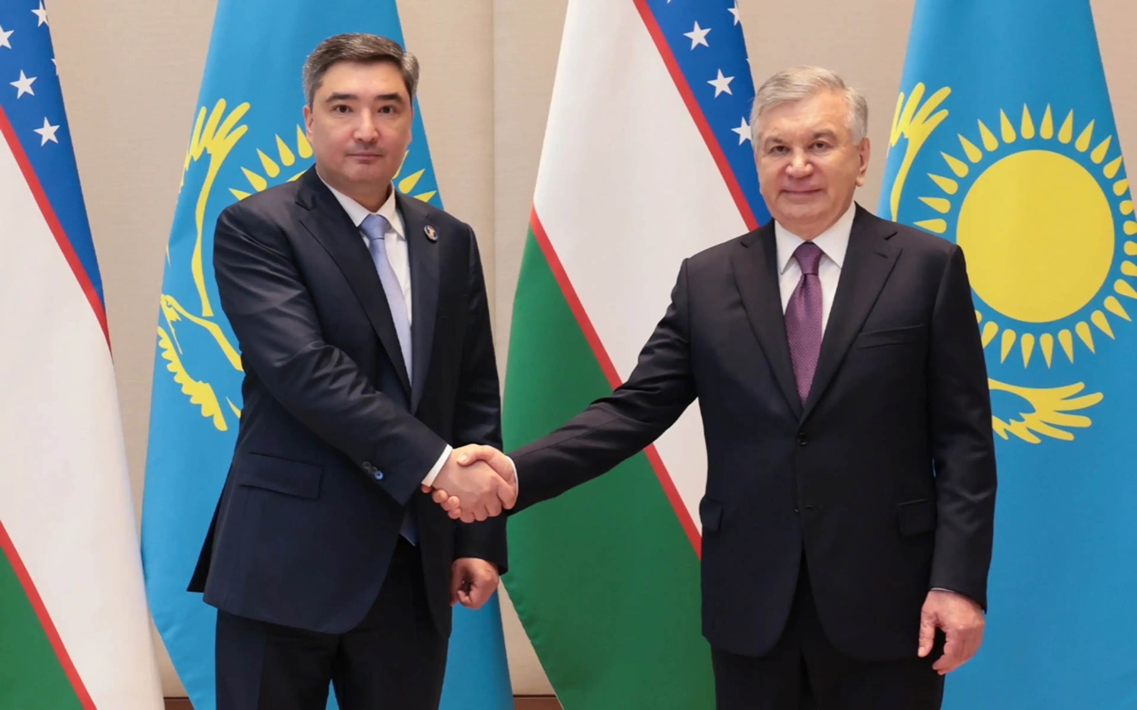 Олжас Бектенов Ташкентте Шавкат Мирзиёевпен кездесті