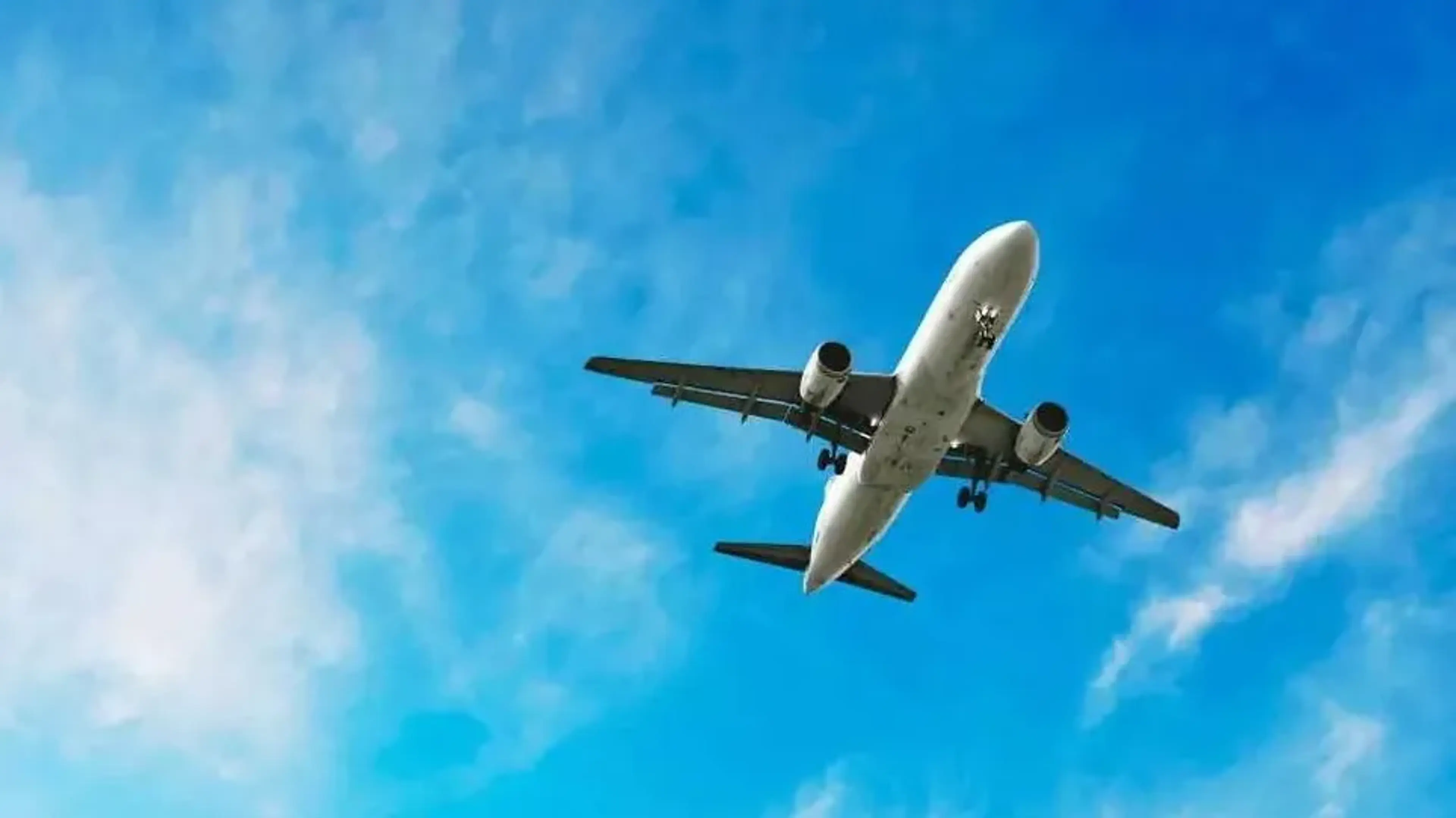 AZAL запустила рейсы из Шымкента, Актобе и Атырау в Баку