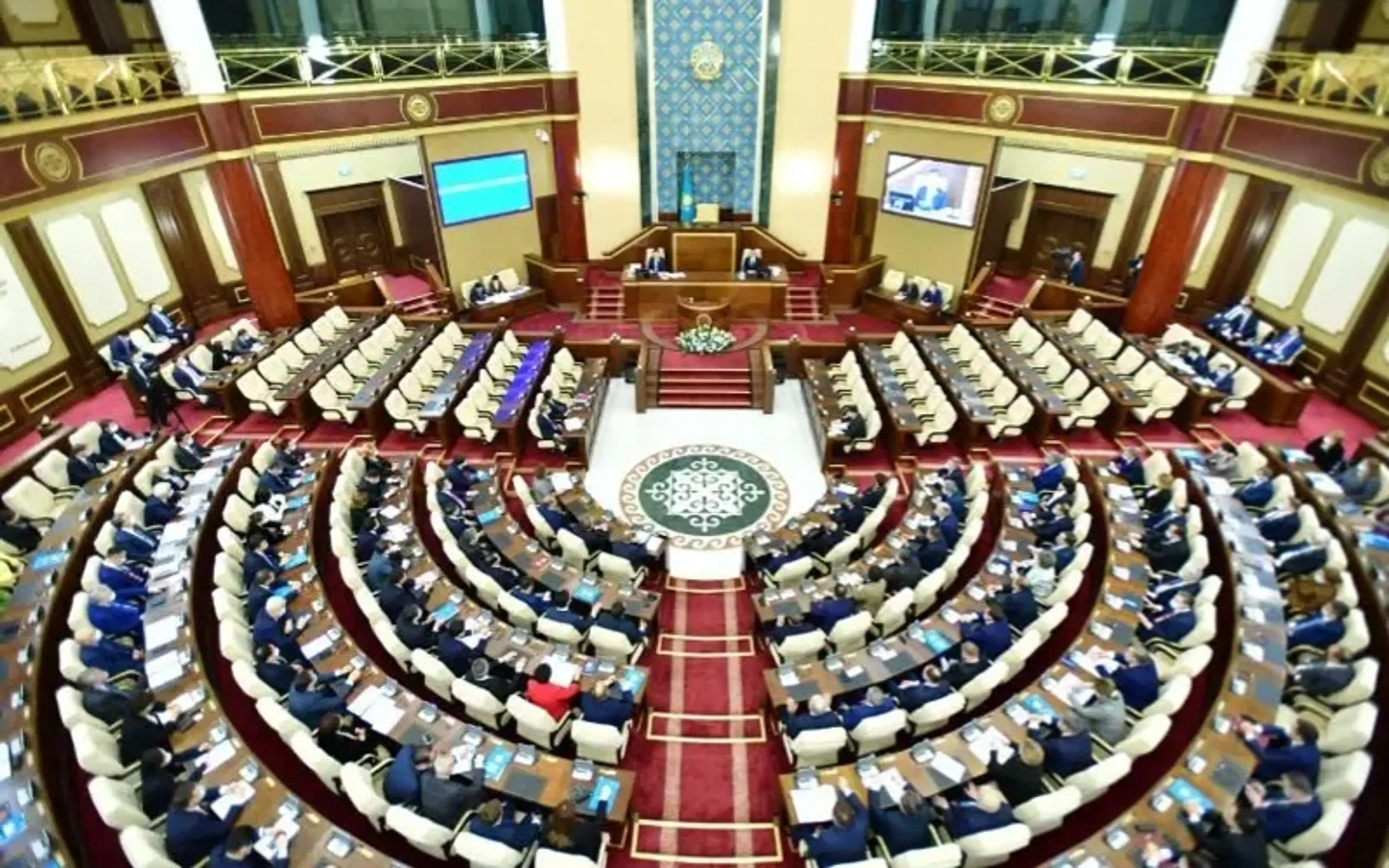 Началось последнее совместное заседание палат Парламента Казахстана