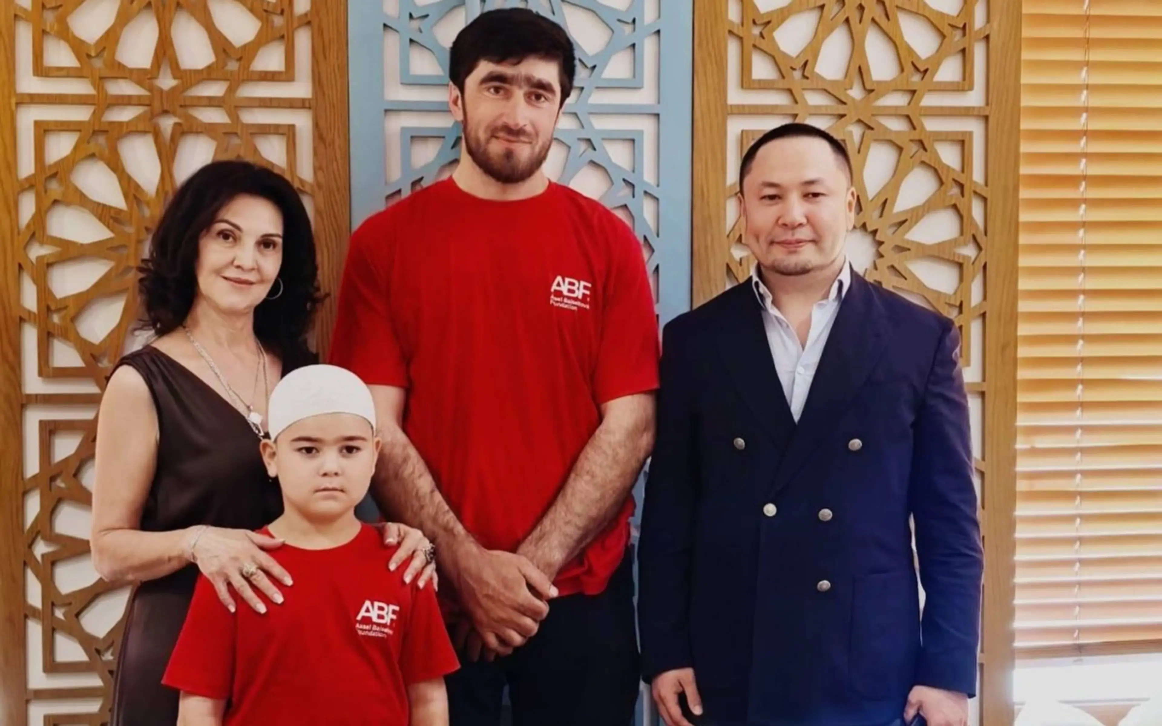 Дағыстандық донор өзі құтқарған жеті жасар балаға кездесті